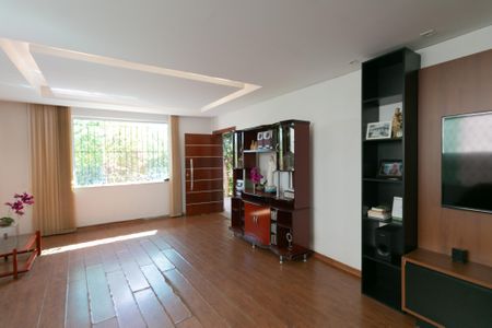 Sala de casa à venda com 3 quartos, 379m² em Indaiá, Belo Horizonte