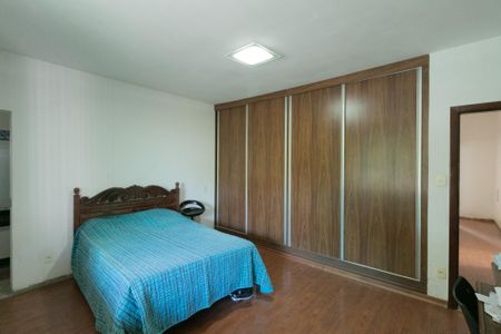 Quarto de casa à venda com 3 quartos, 379m² em Indaiá, Belo Horizonte