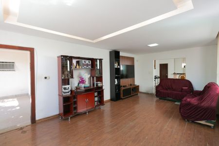 Sala de casa à venda com 3 quartos, 379m² em Indaiá, Belo Horizonte