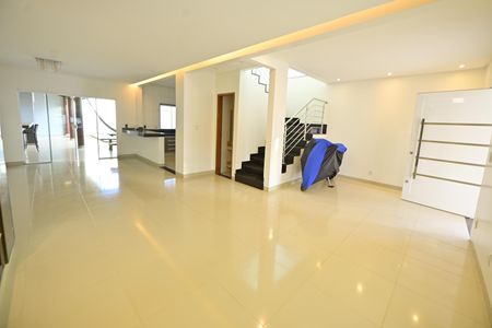 Sala de casa para alugar com 3 quartos, 257m² em Parque Flamboyant, Goiânia