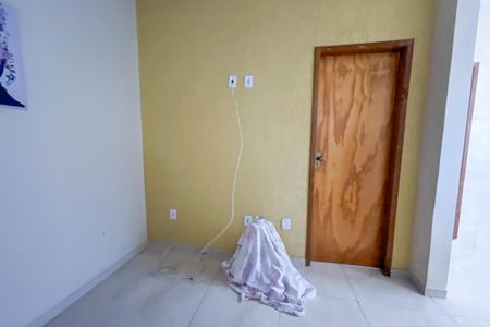 Sala de apartamento para alugar com 1 quarto, 90m² em Chacrinha, Duque de Caxias