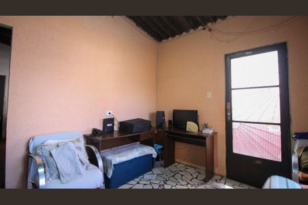 Sala de casa para alugar com 2 quartos, 85m² em Jardim Galli, São Paulo