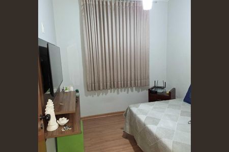 Quarto de apartamento à venda com 3 quartos, 70m² em Heliópolis, Belo Horizonte