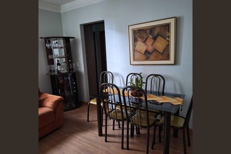 Sala de apartamento à venda com 3 quartos, 70m² em Heliópolis, Belo Horizonte