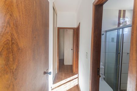 Corredor de apartamento à venda com 2 quartos, 60m² em Ana Lúcia, Belo Horizonte