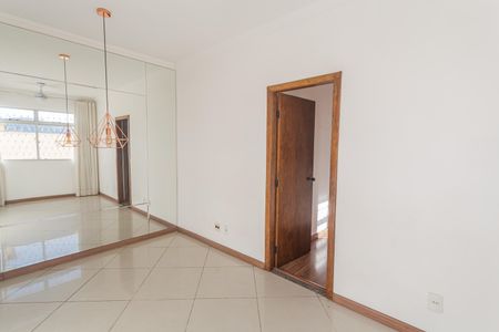 Sala de apartamento à venda com 2 quartos, 60m² em Ana Lúcia, Belo Horizonte