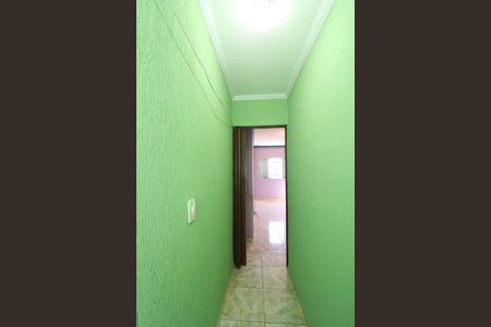 Corredor de casa para alugar com 2 quartos, 59m² em Jardim Beirute, Guarulhos