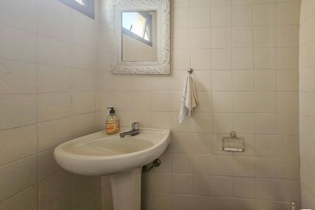 Lavabo de apartamento para alugar com 3 quartos, 210m² em Jardim Praiano, Guarujá