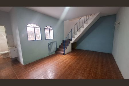 Sala de casa para alugar com 2 quartos, 120m² em Vila Amorim, Suzano