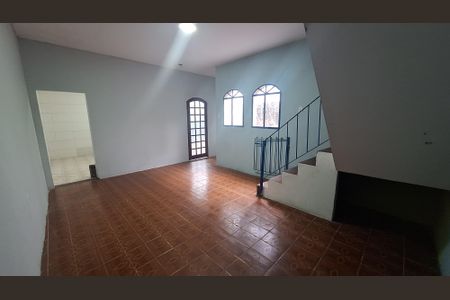 Sala de casa para alugar com 2 quartos, 120m² em Vila Amorim, Suzano