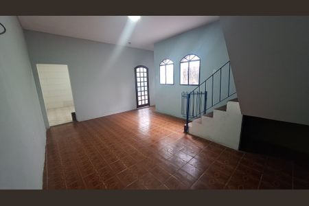 Sala de casa para alugar com 2 quartos, 120m² em Vila Amorim, Suzano