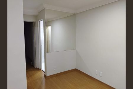 Sala de apartamento para alugar com 2 quartos, 50m² em Parque Maria Domitila, São Paulo