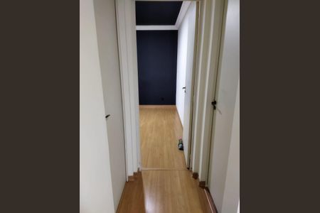 Corredor de apartamento para alugar com 2 quartos, 50m² em Parque Maria Domitila, São Paulo