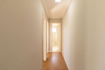 Corredor de apartamento para alugar com 2 quartos, 47m² em Novo Mundo, Curitiba