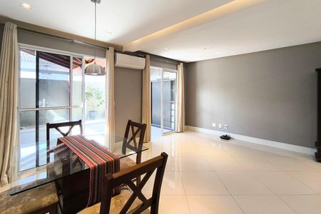 Sala de casa de condomínio à venda com 3 quartos, 87m² em Engordadouro, Jundiaí