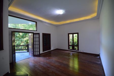 Sala de casa de condomínio para alugar com 2 quartos, 1200m² em Itanhangá, Rio de Janeiro