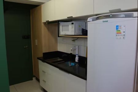 Cozinha de apartamento para alugar com 1 quarto, 28m² em Centro, Curitiba