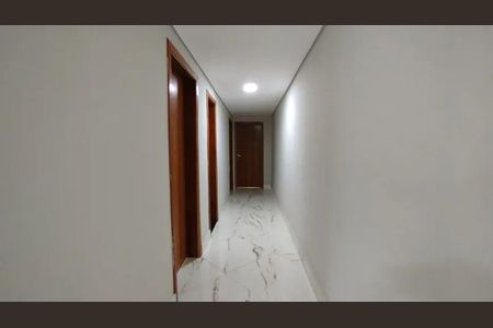 Corredor de casa para alugar com 2 quartos, 111m² em Jardim Montanhês, Belo Horizonte