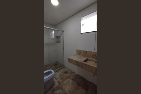 Banheiro de casa para alugar com 2 quartos, 111m² em Jardim Montanhês, Belo Horizonte