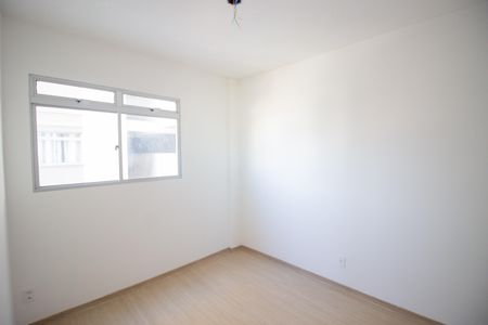 Quarto 1 de apartamento à venda com 2 quartos, 47m² em Chácaras Califórnia, Contagem