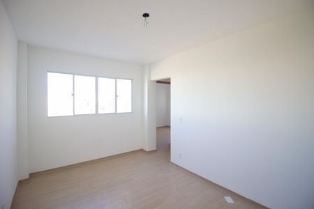 Sala de apartamento à venda com 2 quartos, 47m² em Chácaras Califórnia, Contagem