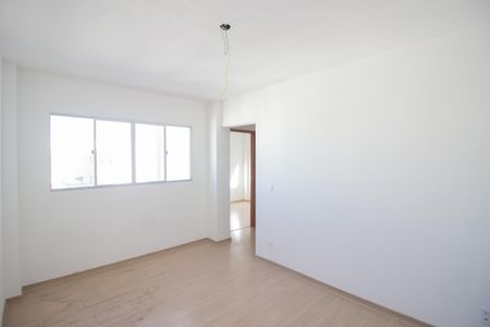 Sala de apartamento à venda com 2 quartos, 47m² em Chácaras Califórnia, Contagem