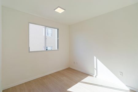 Sala de apartamento para alugar com 2 quartos, 44m² em Jardim Cláudia, São Paulo