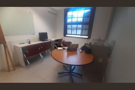 Casa à venda com 7 quartos, 477m² em Vila Paris, Belo Horizonte