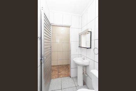 Banheiro de casa para alugar com 1 quarto, 35m² em Parque Savoi City, São Paulo