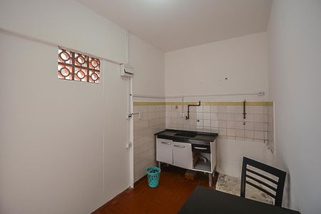 Sala/Cozinha de casa para alugar com 1 quarto, 18m² em Jardim do Mar, São Bernardo do Campo