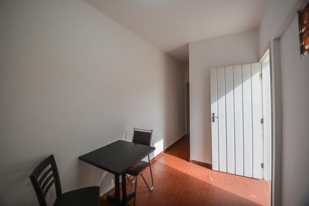 Sala/Cozinha de casa para alugar com 1 quarto, 18m² em Jardim do Mar, São Bernardo do Campo
