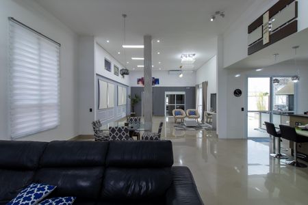 Sala de casa de condomínio para alugar com 3 quartos, 281m² em Rio Cotia, Cotia