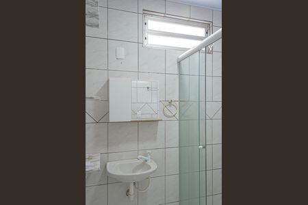 Banheiro de kitnet/studio para alugar com 1 quarto, 75m² em Saco dos Limões, Florianópolis