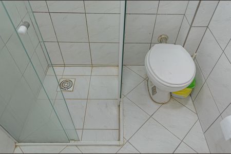 Banheiro de kitnet/studio para alugar com 1 quarto, 75m² em Saco dos Limões, Florianópolis