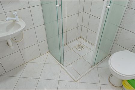 Banheiro de kitnet/studio para alugar com 1 quarto, 75m² em Saco dos Limões, Florianópolis