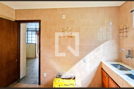 Casa para alugar com 4 quartos, 600m² em Sagrada Família, Belo Horizonte