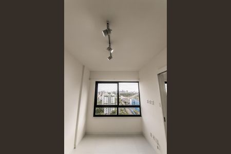 Sala de apartamento para alugar com 1 quarto, 30m² em Imbuí, Salvador