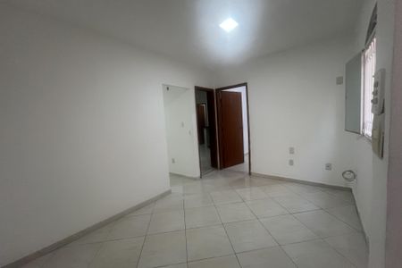 Sala de casa para alugar com 2 quartos, 70m² em Brás de Pina, Rio de Janeiro