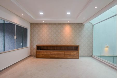 Sala de casa à venda com 4 quartos, 204m² em Vila Santa Teresa, Santo André