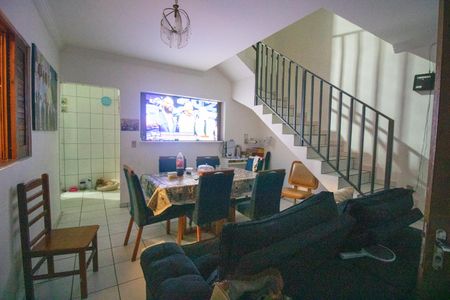 Sala de casa à venda com 5 quartos, 175m² em Vila das Belezas, São Paulo