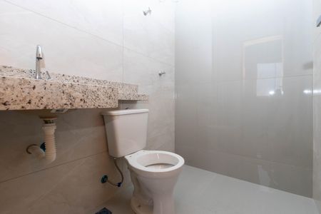 Banheiro da Suíte 1 de casa à venda com 2 quartos, 75m² em Rio Branco, Belo Horizonte