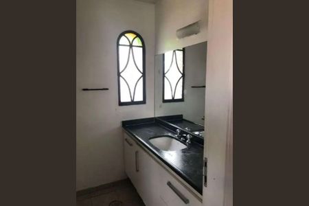 Banheiro de casa à venda com 3 quartos, 260m² em Vila Romana, São Paulo