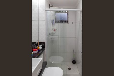 Banheiro de apartamento para alugar com 2 quartos, 43m² em Água Chata, Guarulhos