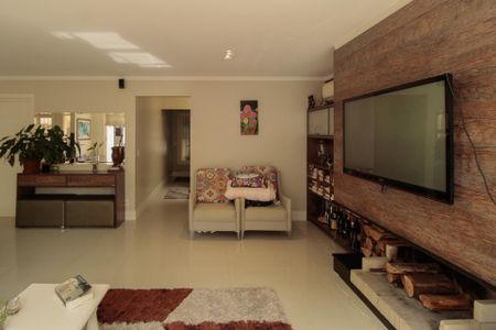 Sala de casa à venda com 3 quartos, 300m² em Passo D’areia, Porto Alegre