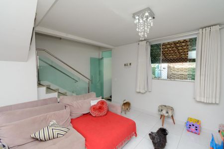 Sala de casa à venda com 3 quartos, 154m² em Fonte Grande, Contagem