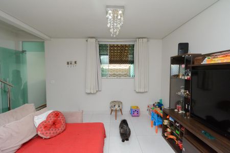 Sala de casa à venda com 3 quartos, 154m² em Fonte Grande, Contagem