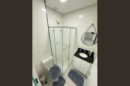 Banheiro de apartamento à venda com 2 quartos, 51m² em Vila Rosaria, São Paulo