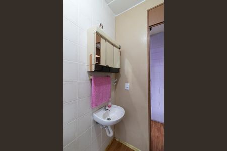 Banheiro de apartamento à venda com 1 quarto, 41m² em Vila Nova, Porto Alegre