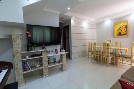 Sala de casa de condomínio para alugar com 3 quartos, 80m² em Vila Carrão, São Paulo