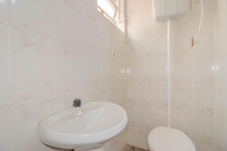 Banheiro de apartamento para alugar com 1 quarto, 50m² em Jardim Dona Leopoldina, Porto Alegre